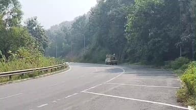 ଖଲ୍ଲିକୋଟ୍: ବଡ଼ ଘାଟିରେ ଦୁର୍ଘଟଣା କୁ ରୋକିବା ପାଇଁ ଖଲ୍ଲିକୋଟ ପୋଲିସ ପକ୍ଷରୁ ଲାଗିଲା ବ୍ୟାରିକେଟ