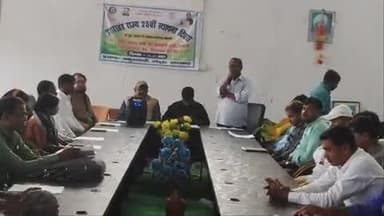 ठाकुरगंगटी: ठाकुर गंगटी प्रखंड सभागार में झारखंड स्थापना दिवस पर मनरेगा कर्मी सम्मानित