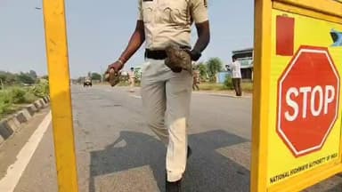 ଖଲ୍ଲିକୋଟ୍: କହ୍ନେଇପୁର ଛକରେ ଦୁର୍ଘଟଣା କୁ ରୋକିବା ପାଇଁ ଖଲ୍ଲିକୋଟ ପୋଲିସ ପକ୍ଷରୁ ଲାଗିଲା ବ୍ୟାରିକେଟ