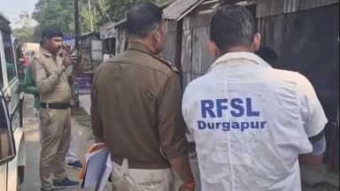 আউশগ্রাম ১: গুসকরার স্কুলমোড়ে ঝালাইয়ের দোকানে সিলিন্ডার বিস্ফোরণের ঘটনার তদন্তে এল ফরেন্সিক দল