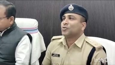 औरंगाबाद: समाहरणालय के सभाकक्ष में एसपी अम्बरीष राहुल ने की प्रेसवार्ता, मतदान के दौरान जिले की सुरक्षा व्यवस्था की दी जानकारी