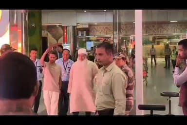 আজাৰা: দীৰ্ঘদিন ধৰি চিকিৎসাজনিত কাৰণত বহিঃৰাজ্যত থাকি গুৱাহাটীত উপস্থিত বদৰুদ্দিন আজমল