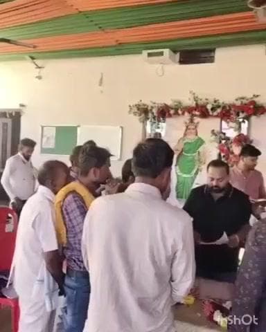 बेमेतरा: बेमेतरा के शासकीय हाई स्कूल रोड स्थित कार्यालय में विधायक दीपेश साहू ने क्षेत्रवासियों से की सौजन्य मुलाकात