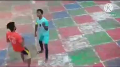 মগরাহাট ২: যুগদিয়া পিয়াদাপাড়া বন্ধুর সঙ্গে পরিচালনায় ধাপাস বল প্রতিযোগিতার আয়োজন করা হয়েছে খেলা দেখতে ভিড় এলাকাবাসীদের