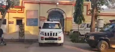 बीसलपुर: बरखेड़ा थाना क्षेत्र के कॉलेज में नशे में धुत होकर पहुंचे वरिष्ठ सहायक ने विरोध करने पर प्रधानाचार्य को धमकाया