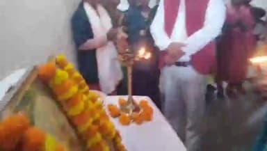 नोआमुंडी: नोवामुंडी में झारखंड रजत जयंती और बिरसा मुंडा की 150वीं जयंती पर मनरेगा कार्यक्रम, श्रमिक व मेट दीदियां सम्मानित