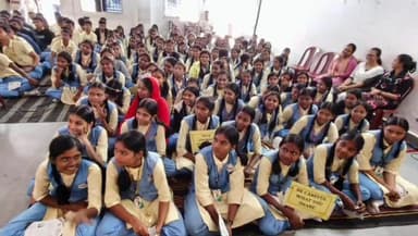 ଓରିଏଣ୍ଟ: ଲଖନପୁର ସ୍ଥିତ ଓଡିଶା ଆଦର୍ଶ ବିଦ୍ୟାଳୟରେ ଲଖନପୁର ପୋଲିସ ପକ୍ଷରୁ ସାଇବର ସୁରକ୍ଷା ସଚେତନତା କାର୍ଯ୍ୟକ୍ରମ ଅନୁଷ୍ଠିତ