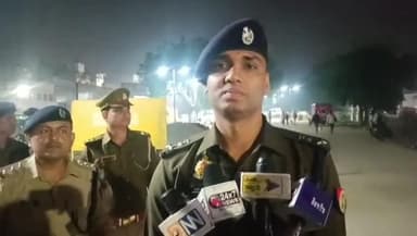 देेेवरिया: सुरक्षा व्यवस्था के दृष्टिकोण से देवरिया रेलवे स्टेशन पर पुलिस के वरिष्ठ अधिकारियों ने किया निरीक्षण