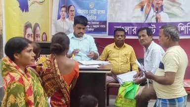 রঘুনাথগঞ্জ ১: রঘুনাথগঞ্জে ভোট রক্ষা শিবিরে জনসেবায় সহ-সভাপতি মুকুল দাস