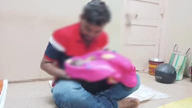 গোপীবল্লভপুর ১: ১১ দিনের জীবন যুদ্ধ জয় করে বাড়ি ফিরল বেলিয়াবেড়া থানা এলাকার সদ্যোজাত শিশু কন্যা