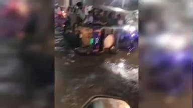 ପୁରୀ ମ୍ୟୁନିସିପାଲଟି: ସିର୍ଦ୍ଧ ମହାବୀର ରେଳ ଫାଟକ ଠାରେ ଖାଲରେ ପଡିଲା ବେଟେରି ଅଟୋ ଜଣେ ଆହତ, ସୋସିଆଲ ମିଡିଆରେ ଭିଡ଼ିଓ ଭାଇରାଲ