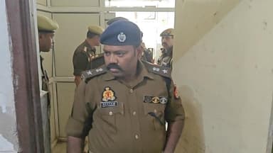 उस दिन एसएसपी झाँसी,MBA की छात्रा कृतिका की हालत देखकर निखले वार्ड से बाहर #MBA #छात्रा #कृतिका #jhansi