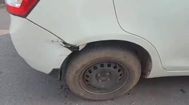 आदित्यपुर गम्हरिया: संथाल सरना उमूल के पास सर्विस रोड पर खड़ी कार को पिकअप वैन ने मारी टक्कर