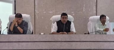 दंतेवाड़ा: दंतेवाड़ा में कलेक्टर की अध्यक्षता में साप्ताहिक समय-सीमा की बैठक सम्पन्न हुई