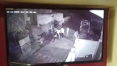 శింగనమల: దిగుమరి గ్రామంలో కోళ్లను ఎత్తుకెళ్తున్న దొంగలు సిసి ఫుటేజ్ ను పరిశీలించిన పోలీసులు