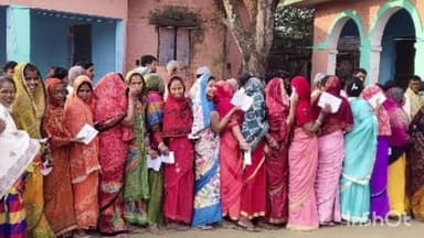 छातापुर: छातापुर में चाक-चौबंद सुरक्षा के बीच मतदान शांतिपूर्वक संपन्न