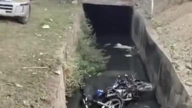 हरदा: हरदा के मान सरोवर होटल के पास बाइक नाले में गिरी, बड़ा हादसा टला, कोई जनहानि नहीं