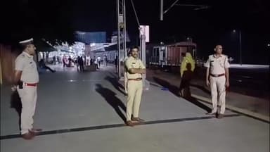 ಯಾದಗಿರಿ: ನಗರದ ರೈಲ್ವೆ ನಿಲ್ದಾಣಕ್ಕೆ ಪೊಲೀಸ್ ಬಿಗಿ ಭದ್ರತೆ