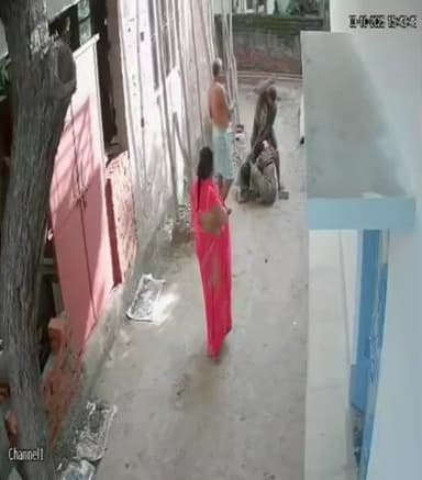 रायबरेली में गुंडागर्दी की हद पार!
लालगंज में जमीनी विवाद बना खौफ का सबब — मां-बेटी को सरेआम पीटा गया, वीडियो हुआ वायरल