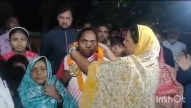 মানিকচক: সোনার মেডেল জয়ী হয়ে ফিরল মহিলা সিভিক ভলেন্টিয়ার, রাজনগর গ্রামে ফিরতে খুশির আবহ গ্রাম জুড়ে