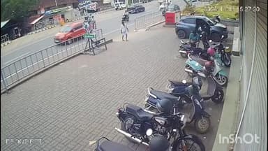 മണ്ണാർക്കാട്: മണ്ണാർക്കാട് നിർത്തിയിട്ട കാർ ദേശീയപാതയിലേക്ക് തനിയെ ഉരുണ്ടു നീങ്ങി