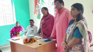 গড়বেতা ১: গড়বেতার বেনাচাপড়াতে কর্মী বৈঠক করলেন বিধায়ক