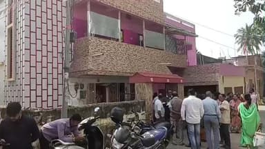 ବାଲେଶ୍ବର ମ୍ୟୁନିସିପାଲଟି: ୧୮ ନମ୍ବର ୱାର୍ଡ ଅଡର ବଜାର ରେ ୪ ଦିନ ଧରି ଫ୍ରିଜର ରେ ବୃଦ୍ଧାଙ୍କ ମୃତ ଶରୀର,ସ୍ବାମୀ ଘରେ ପହଞ୍ଚିବା ପରେ ଉତ୍ତେଜନା