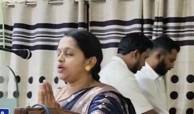 ದಾಂಡೇಲಿ: ಶಿಕ್ಷಕಿ ಹಾಗೂ ಕವಯಿತ್ರಿ ಪದ್ಮಶ್ರೀ ಎಸ್. ಜೈನ್ ಅವರಿಗೆ ರಾಜ್ಯಮಟ್ಟದ ಕಾವ್ಯ ಕೇಸರಿ ಪ್ರಶಸ್ತಿ