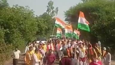 जीरापुर: सरदार वल्लभभाई पटेल की 150वीं जयंती पर विधायक हजारीलाल दांगी तीन दिवसीय एकता पदयात्रा में शामिल हुए