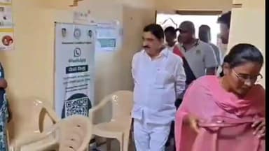 రాయదుర్గం: పట్టణంలో వార్డు సచివాలయాన్ని ఆకస్మికంగా తనిఖీ చేసిన ఎమ్మెల్యే కాలవశ్రీనివాసులు