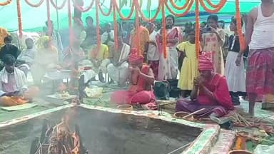 কুলতলি: একশত আট পুরোহিতের উপস্থিতিতে জামতলায় অনুষ্ঠিত হচ্ছে বিশ্ব শান্তি যজ্ঞ