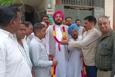 ਮਲੋਟ: ਬਿੱਟੂ ਦੇ ਦੂਜੀ ਵਾਰ ਕਾਂਗਰਸ ਦਾ ਜ਼ਿਲ੍ਹਾ ਪ੍ਰਧਾਨ ਬਣਨ ਤੇ ਆਗੂਆਂ ਨੇ ਕਮੇਟੀ ਚੌਂਕ ਵਿੱਚ ਕੀਤਾ ਖੁਸ਼ੀ ਦਾ ਪ੍ਰਗਟਾਵਾ