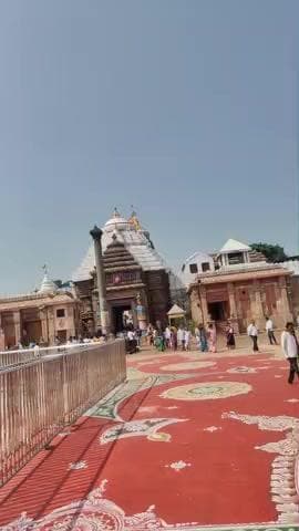 ପୁରୀ ମ୍ୟୁନିସିପାଲଟି: ଶ୍ରୀମନ୍ଦିର ସମ୍ମୁଖରେ ଫୋଟୋ ଉଠେଇବା ସମୟରେ ଟଙ୍କା ଭର୍ତି ବ୍ୟାଗ ଫୋନ ନେଇ ଚୋର,ସୋସିଆଲ ମିଡିଆରେ ଭିଡ଼ିଓ ଭାଇରାଲ l