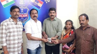 రేగొండ: ముగ్గులోని జాతరలో పోగొట్టుకున్న నగలను బాధితురాలికి అప్పగించిన సిసిఎస్ పోలీసులు