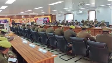 मंझनपुर: मंझनपुर में डीएम-एसपी की संयुक्त अपराध समीक्षा बैठक, अपराधियों पर कसेगी नकेल, सख्त कानून व्यवस्था पर जोर