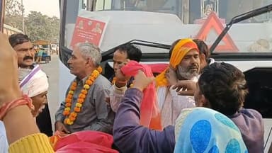 #दौसा
#लोकपरिवहन बस के #चालक और #परिचालक ने दिया ईमानदारी का परिचय
2 लाख 35 हजार रुपए से भरा बैग लौटा बुजुर्ग को
मंगल...