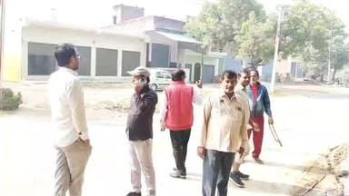 शिकोहाबाद: करहल रोड पर फटी मुख्य पाइपलाइन, 5 फुट ऊपर उछला पानी, चेयरमैन प्रतिनिधि ने संभाला मोर्चा