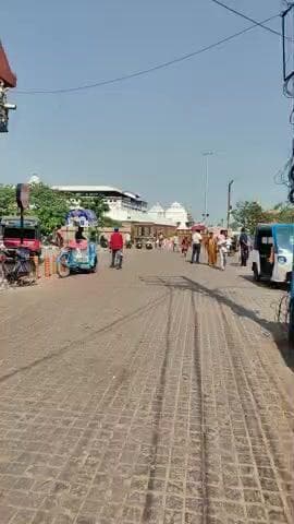 ପୁରୀ ମ୍ୟୁନିସିପାଲଟି: ବାଲି ସାହିରୁ ଶ୍ରୀମନ୍ଦିର ଯିବା ରାସ୍ତାରେ ଖାଲ, ସ୍ଥାନୀୟ ଲୋକେ ଯିବାଆସିବା କରିବା କଷ୍ଟକର, ଅଭିଯୋଗ କଲେ ଦୋକାନୀ l