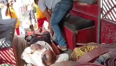 ବୀରମହାରାଜପୁର: ଉଲୁଣ୍ଡା କଲେଜ ସମ୍ମୁଖରେ ବାଇକ ଦୁର୍ଘଟଣାଗ୍ରସ୍ତ ଦମ୍ପତି ଆହତ