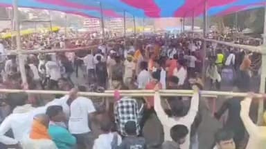 परिहार: मुसहरनिया में भव्य महावीर झंडा का आयोजन, खिलाड़ियों ने दिखाए करतब, वीडियो आया सामने