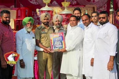 ਮਲੇਰਕੋਟਲਾ: ਪਿੰਡ ਮੁਬਾਰਕਪੁਰ ਚੂੰਘਾ ਪਹੁੰਚੇ ਡੀਐਸਪੀ ਮਾਨਵਜੀਤ ਜਿਨਾਂ ਖਿਡਾਰੀਆਂ ਦਾ ਹੌਸਲਾ ਵਧਾਇਆ ਤੇ ਸਨਮਾਨਿਤ ਕੀਤਾ।।