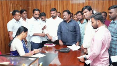 గాడి పెళ్లి గ్రామానికి చెందిన గ్రామస్తులు మామునూరు ఎయిర్పోర్ట్ వల్ల భూములు కోల్పోయామని ఆదుకోవాలని మంత్రికి వినతి