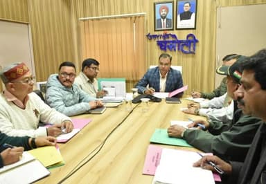 चमोली: जिलाधिकारी की अध्यक्षता में गोपेश्वर में शहीदों के नाम पर नामकरण को लेकर बैठक आयोजित, संबंधित विभागों को नामकरण कार्य