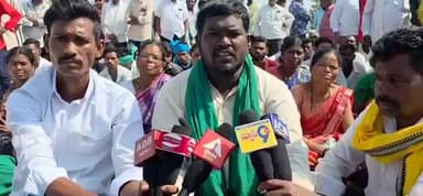 బెలా: బాది రోడ్డు బాధలు పట్టించుకోరా? జాతీయ రహదారిపై గ్రామస్తుల రాస్తారోకో