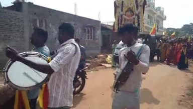 ಮಳವಳ್ಳಿ: ತಾಲ್ಲೂಕಿನ ಕರಲಕಟ್ಟೆ ಗ್ರಾಮದ ಶಂಕರ್ ನಾಗ್ ಆಟೋ ಚಾಲಕರ ಸಂಘದಿಂದ 70 ನೇ ಕನ್ನಡ ರಾಜ್ಯೋತ್ಸವ ಆಚರಣೆ