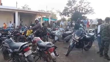 बजाग: बजाग पुलिस ने हेलमेट को लेकर चलाया जागरूकता अभियान, चालान काटे और ₹4200 सम्मन शुल्क वसूला