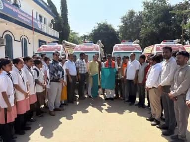 अलीराजपुर: जिले को मिली 05 नवीन मोबाइल मेडिकल यूनिट, मंत्री नागरसिंह चौहान व भाजपा जिलाध्यक्ष परवाल ने हरी झंडी दिखाकर किया रवाना