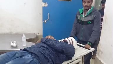 ହିନ୍ଦୋଳ: ଲମୋଦରପୁର ନିକଟ ଦୁର୍ଘଟଣାରେ ଯୁବକ ଗୁରୁତର