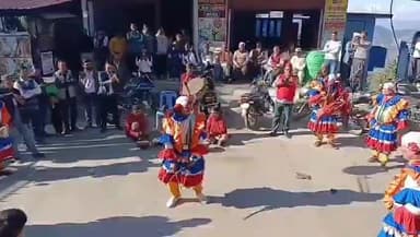 गुमदेश:दीप महोत्सव खालगढ़ा का शोभा यात्रा के साथ रंगारंग आगाज जिला पंचायत सदस्य ने किया शुभारंभ।