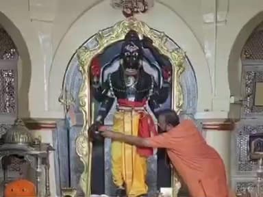 પાલીતાણા: વિશ્વવિખ્યાત કાળભૈરવ દાદા ના મંદિરે કાળભૈરવ જયંતીને લઈને વિવિધ ધાર્મિક કાર્યક્રમો ઉજવાયા